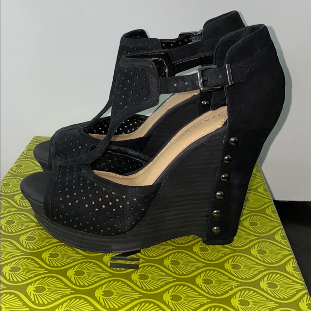 Gianni Bini JOSIE004 Black leather size 6.0 wedge